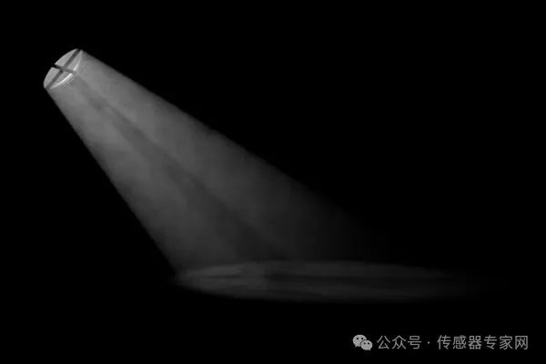 光照传感器：工作原理与多领域应用